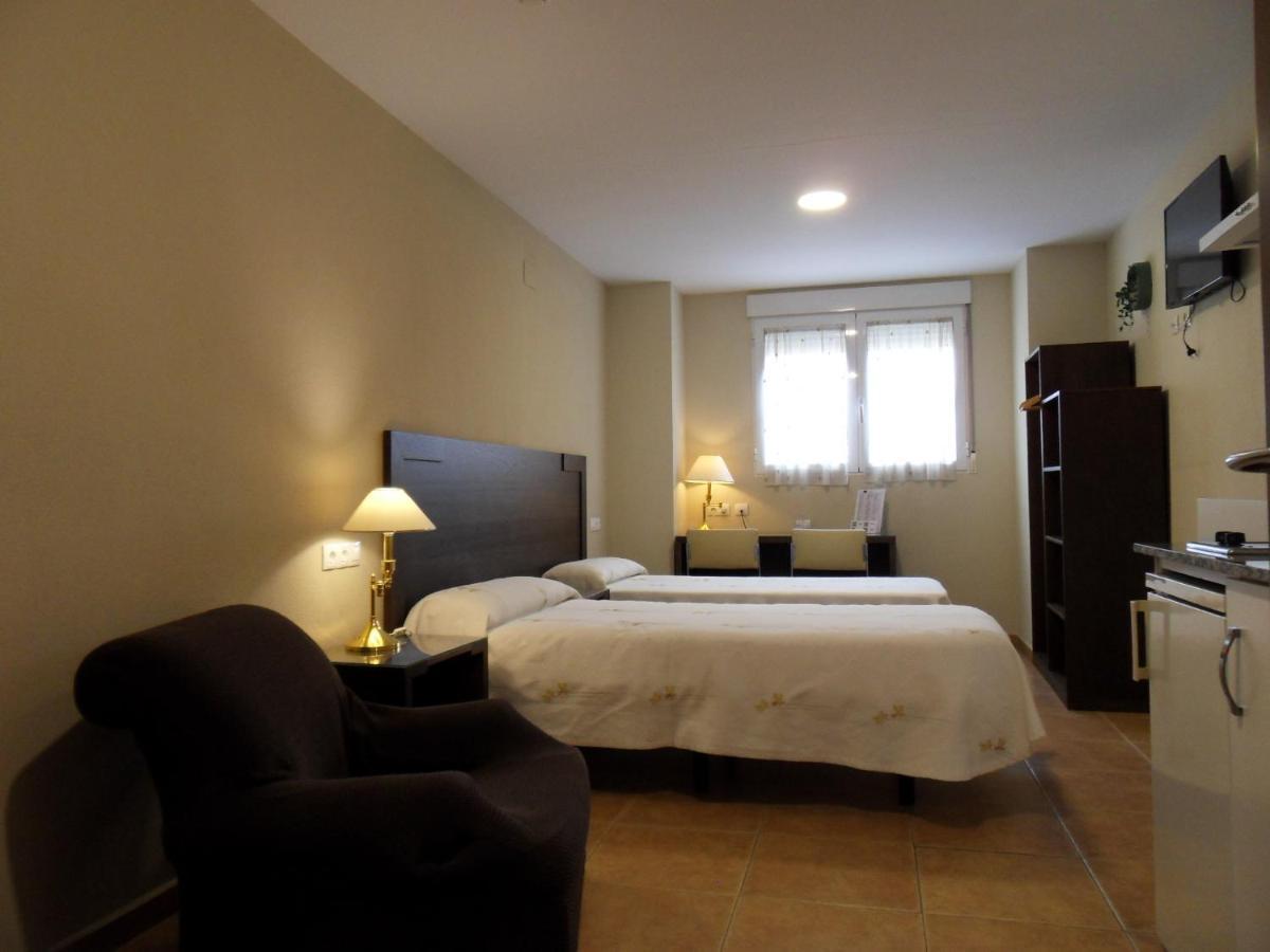 Hostal El Estudio Almansa Exterior foto
